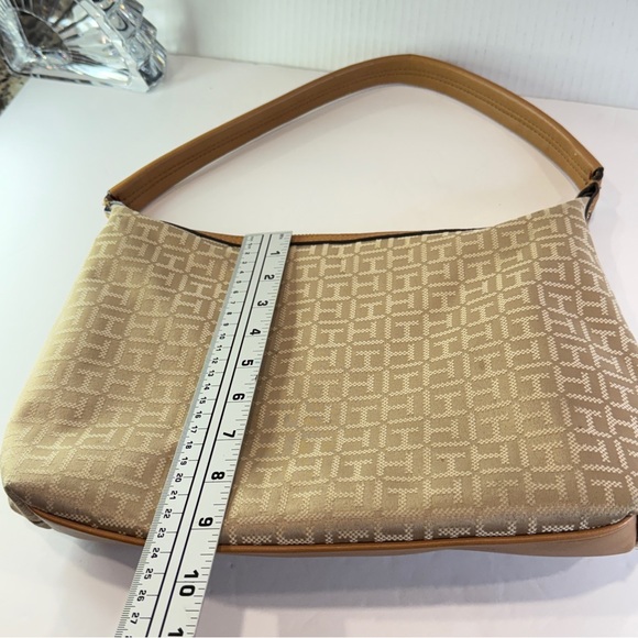 Tommy Hilfiger Navy & Logo Print Shoulder Bag – Red Zip Accent & Faux Leather - Picture 16 of 16